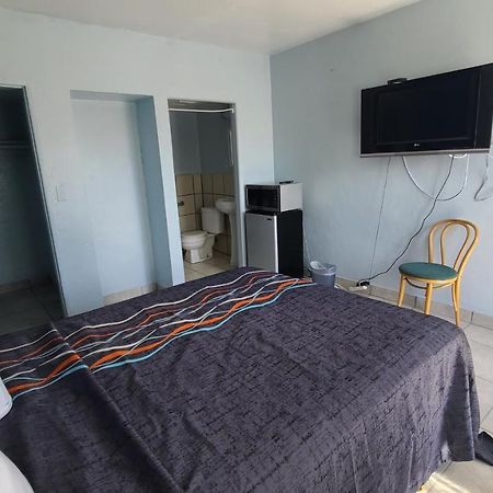 Green Spot Motel Victorville Buitenkant foto